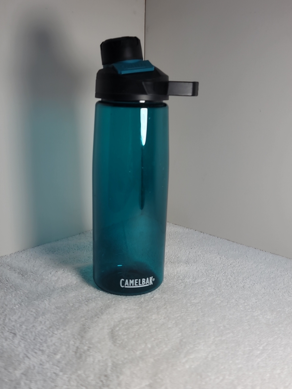 Camelbak Teal Water Bottle with Black Flip Lid 26oz. NWOT